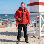 Kurtka czerwona ratownik softshell z kapturem haft wodoodporna oddychająca